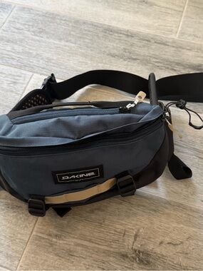 Dakine Hot Laps 5L Bike Waist Bag
- Midnight Blue Camping, Hiking Minimalist